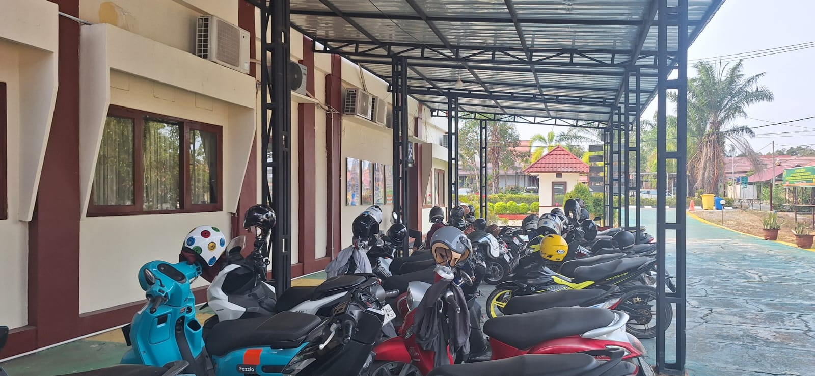 parkir motor pihak